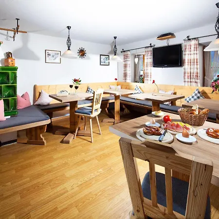 Mooserlehen 게스트하우스 4*